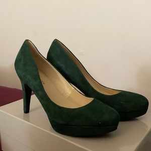 Marc Fisher 6.5 Dark Green Suede Pumps